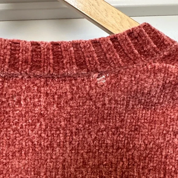 Urban Outfitters Burgundy V-Neck Crop Cardigan - Picture 4 of 5